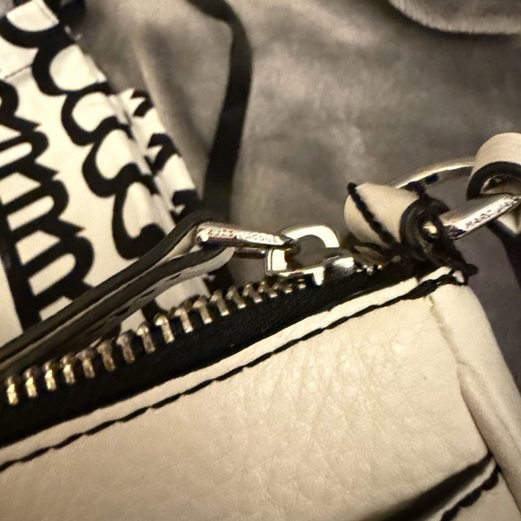 Marc Jacobs Cream Crossbody Bag - Picture 5 of 12